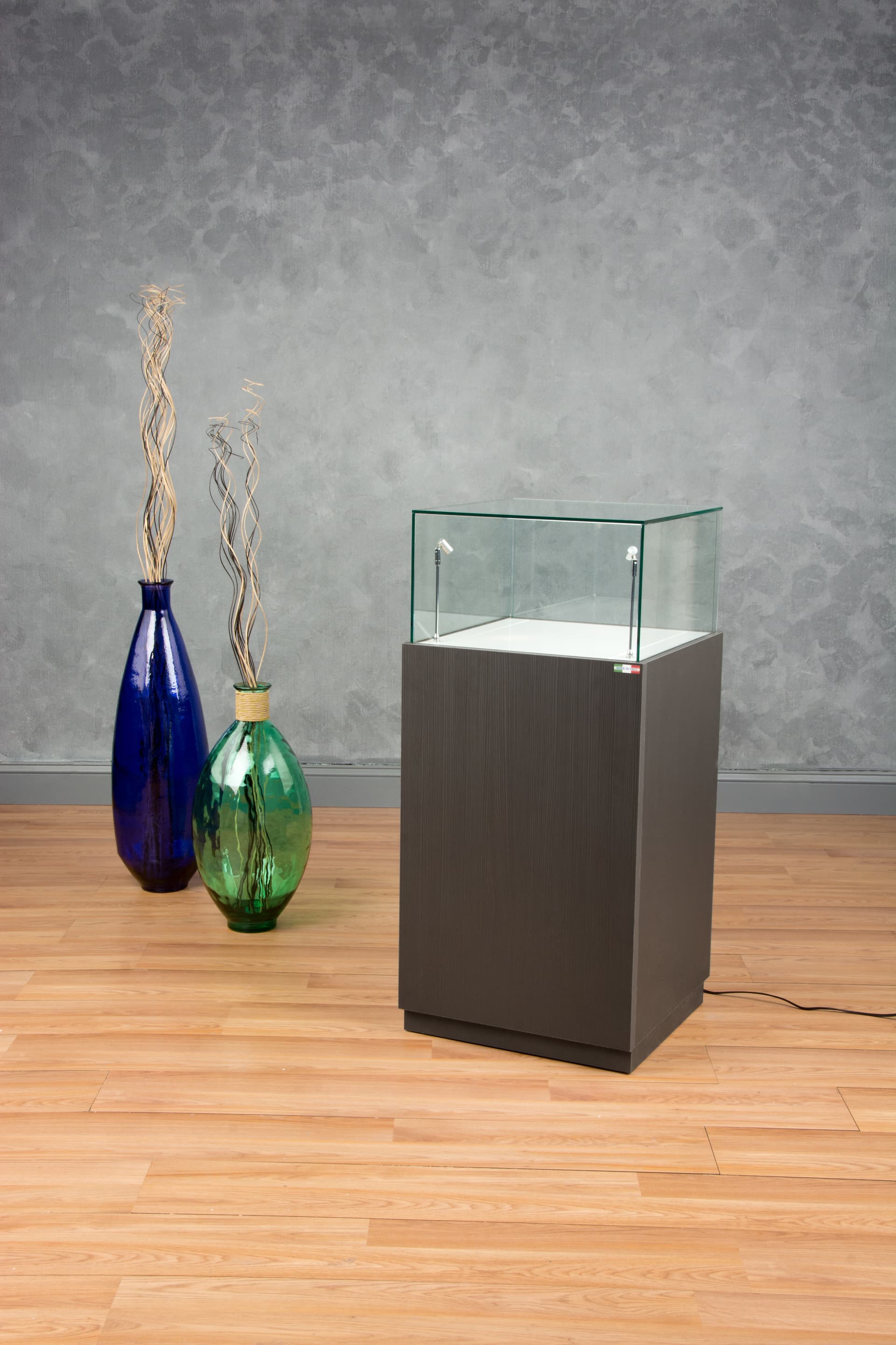 Pedestal Display Case | (2) Tilting LED Lights & Slide Out Exhibit ...