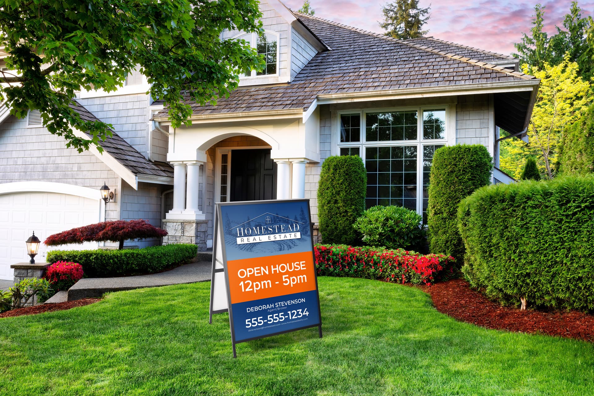 Yard sign holder folds shut for storage