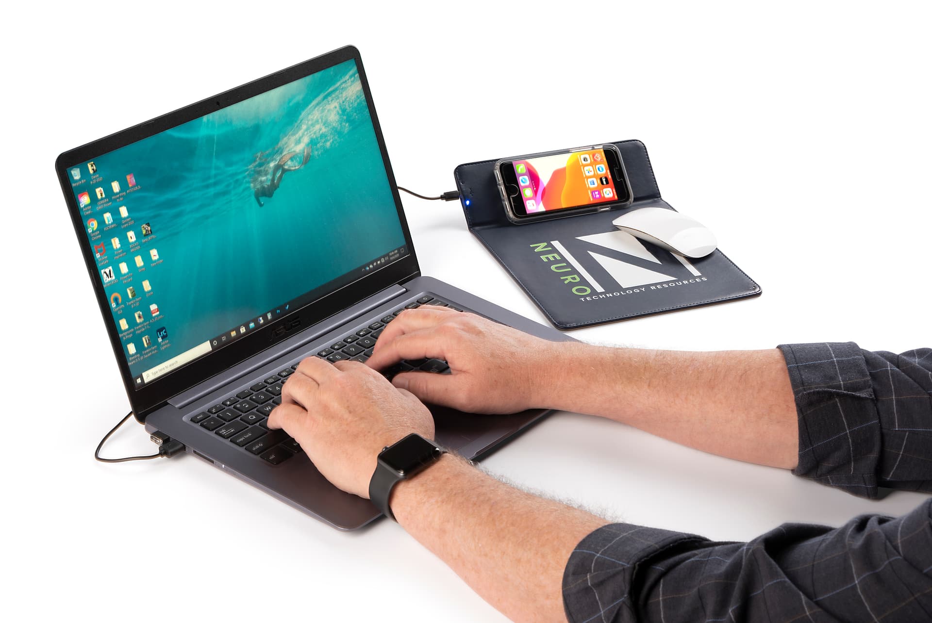 Qi wireless charging mouse pad with 11.5 inch depth 