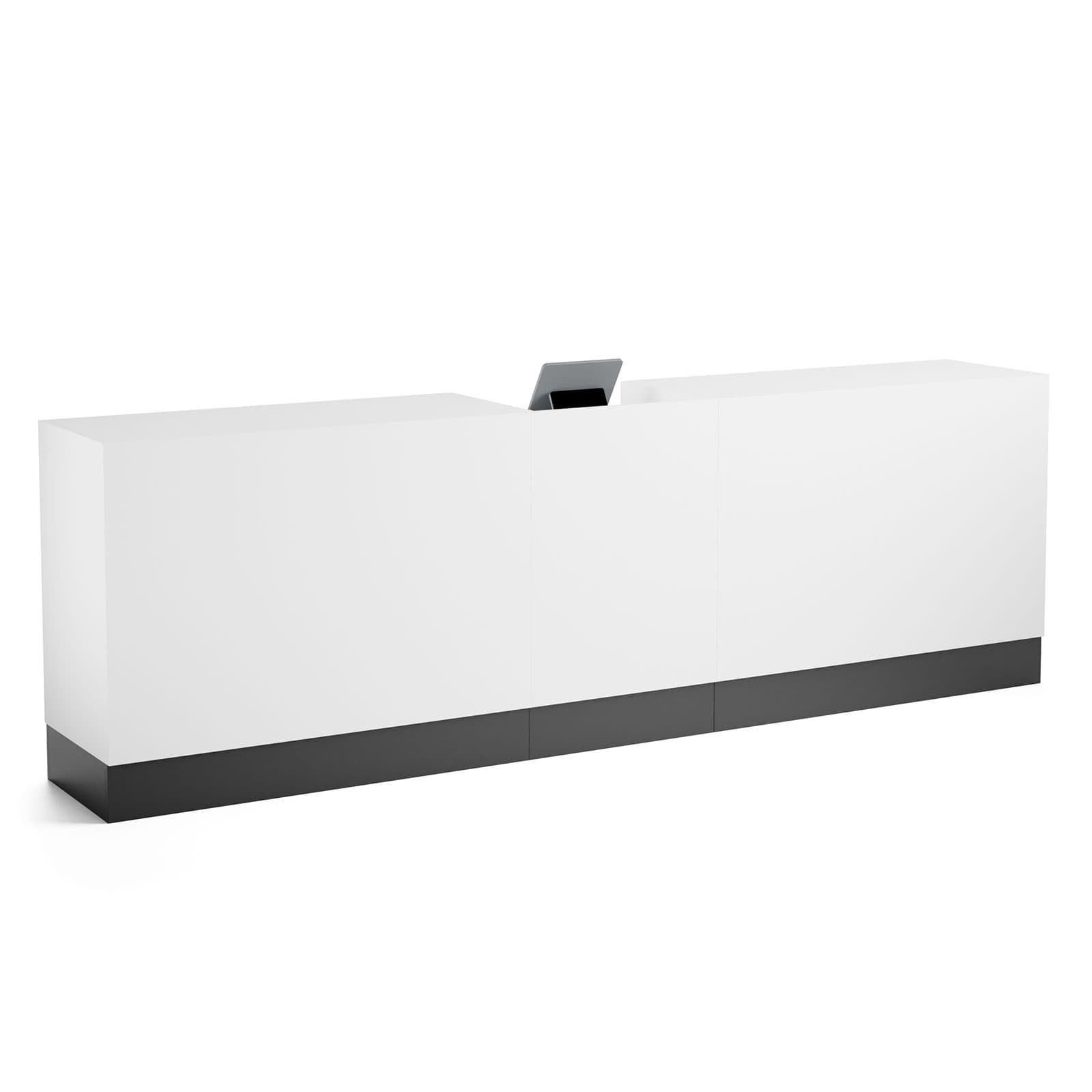 3-piece cash wrap from the front displays a minimalist aesthetic