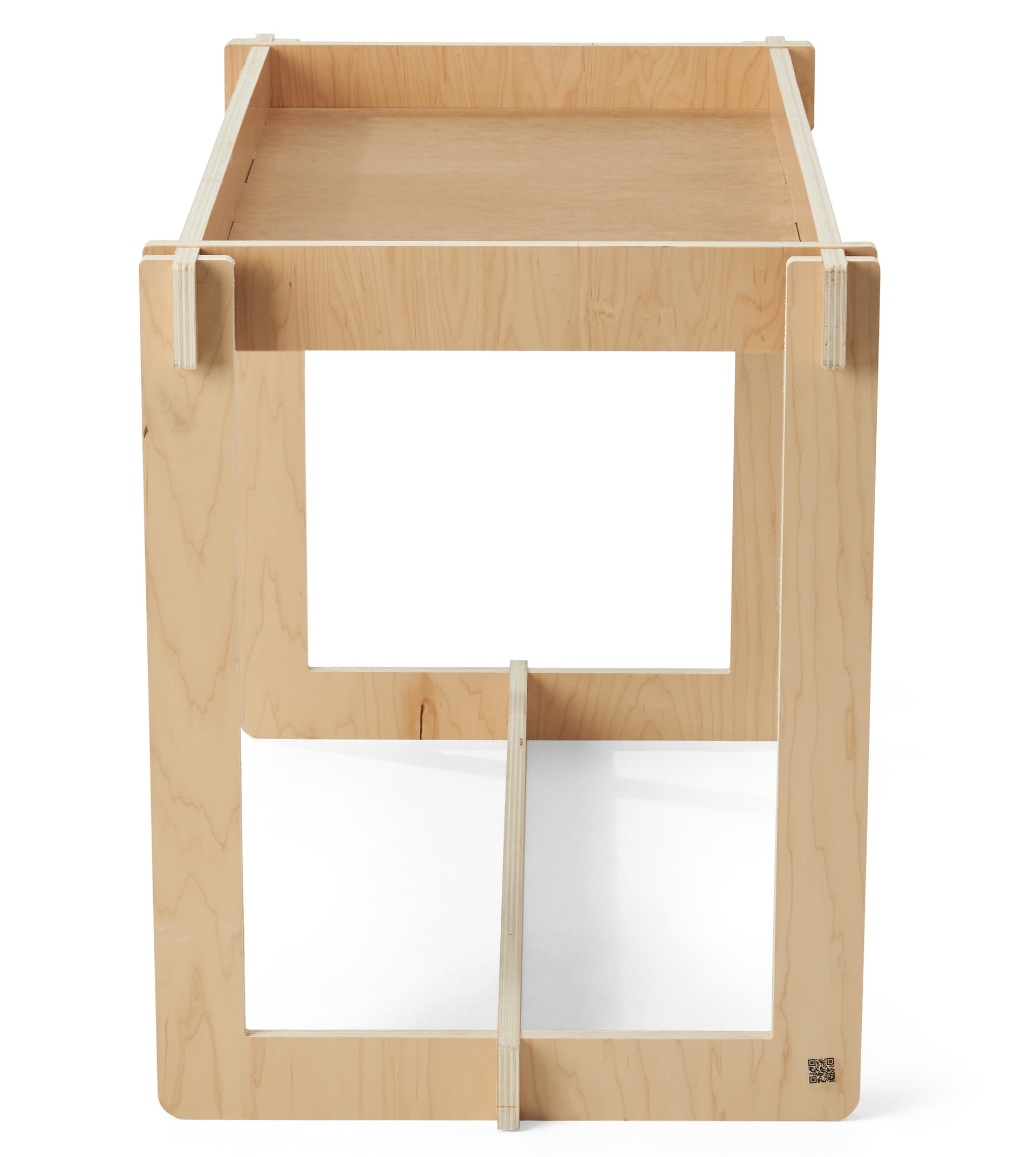 Wooden retail dump table with natural laminated finish