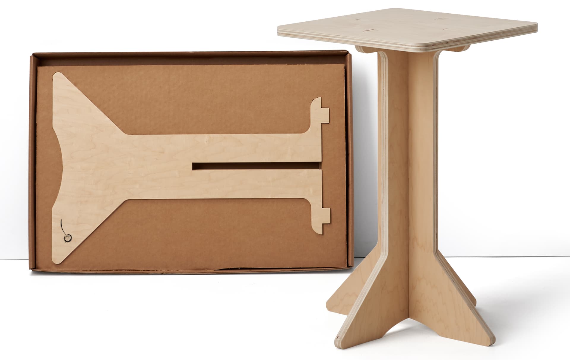Collapsible wooden retail pedestal with lightweight construction 