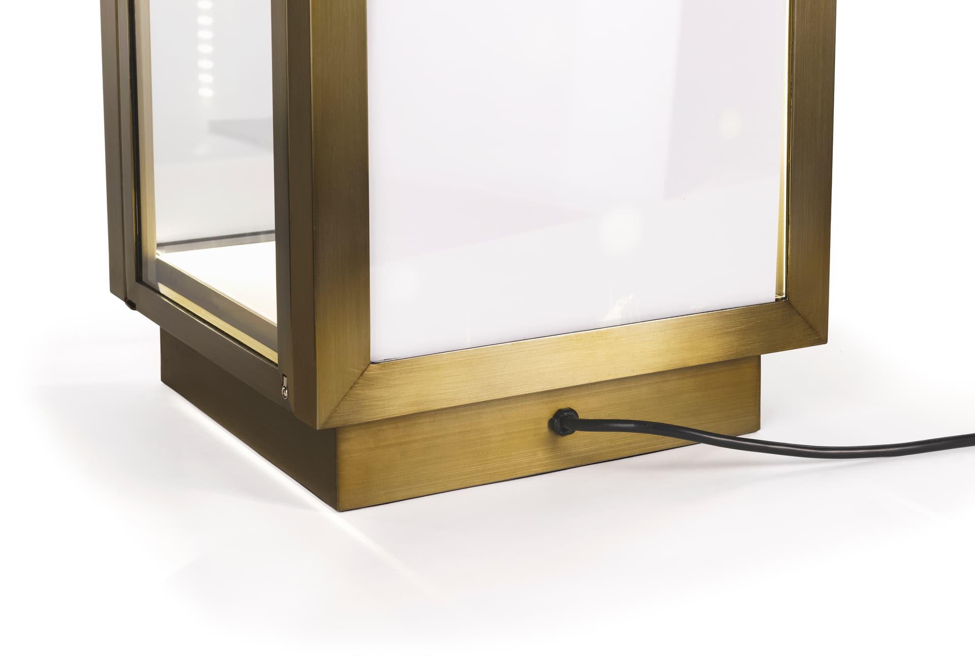 Square glass curio box with 90-inch power cord