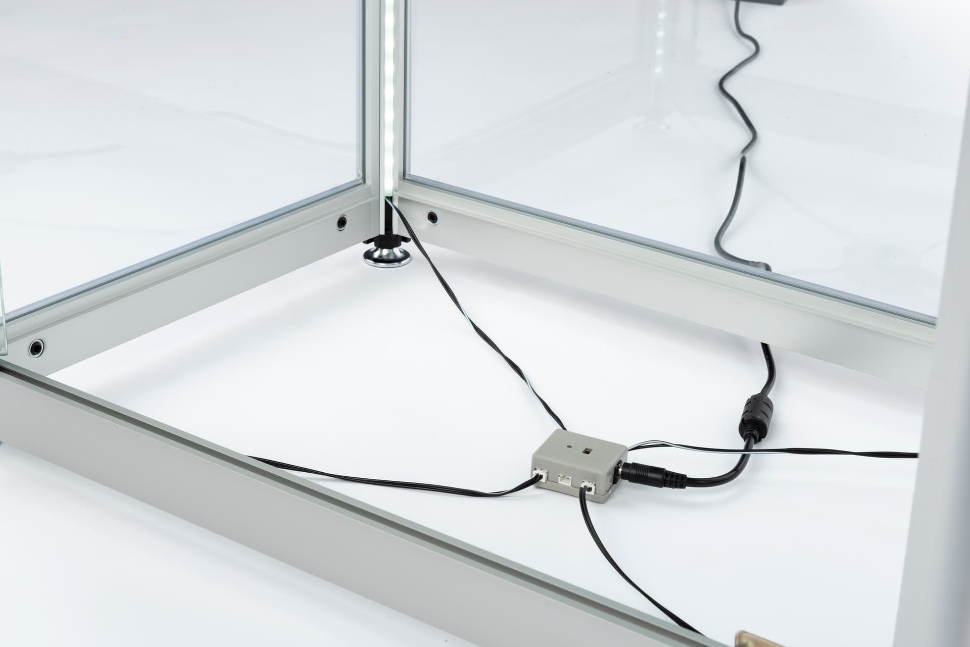 full glass narrow display showcase power hub
