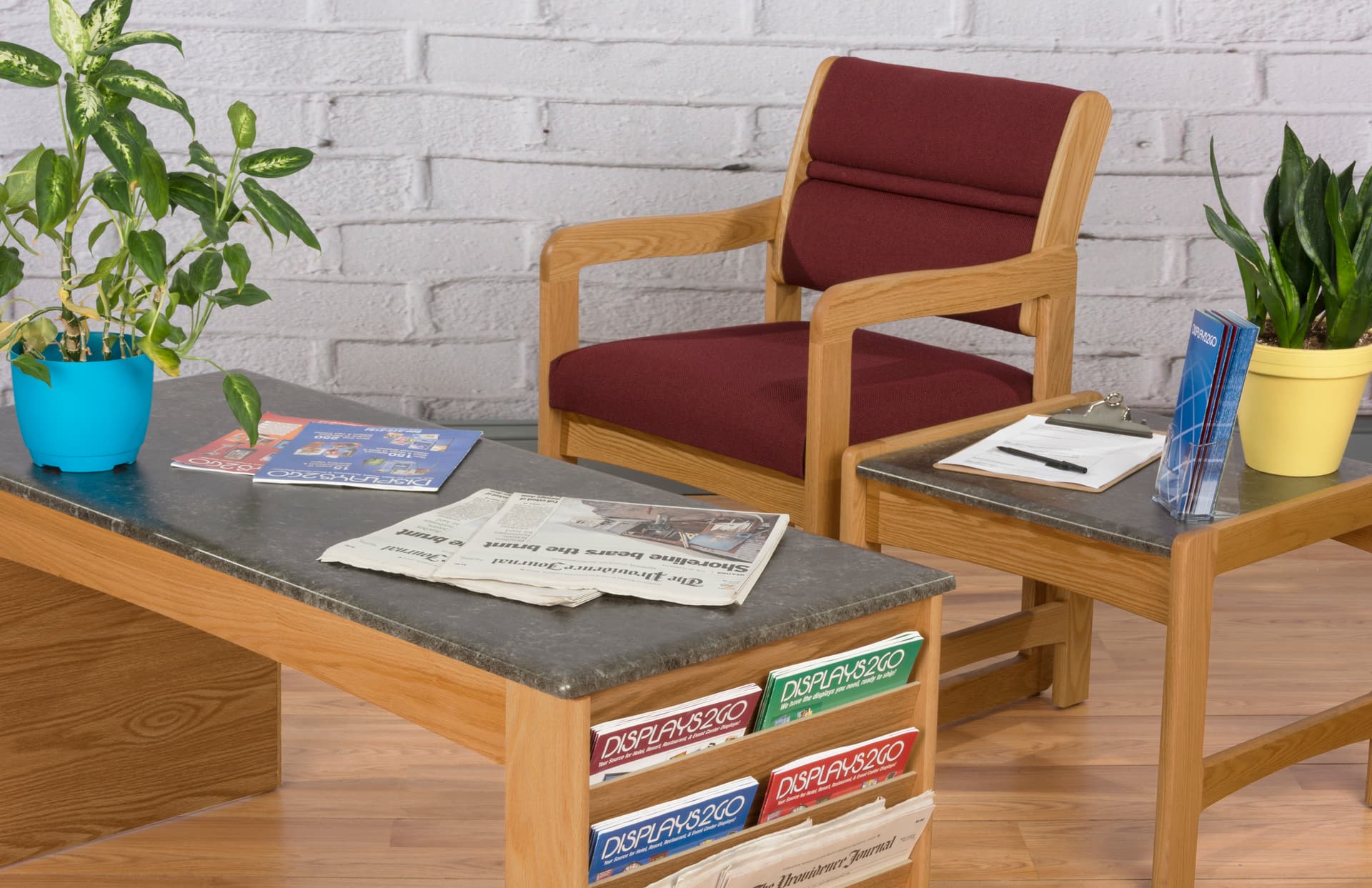 Medium Oak Magazine Coffee Table, 21" Overall Height