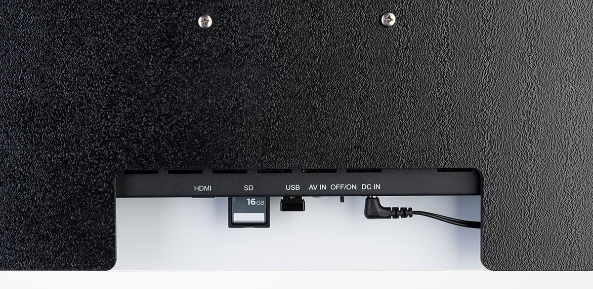 Plug and play digital sign merchandising shelves