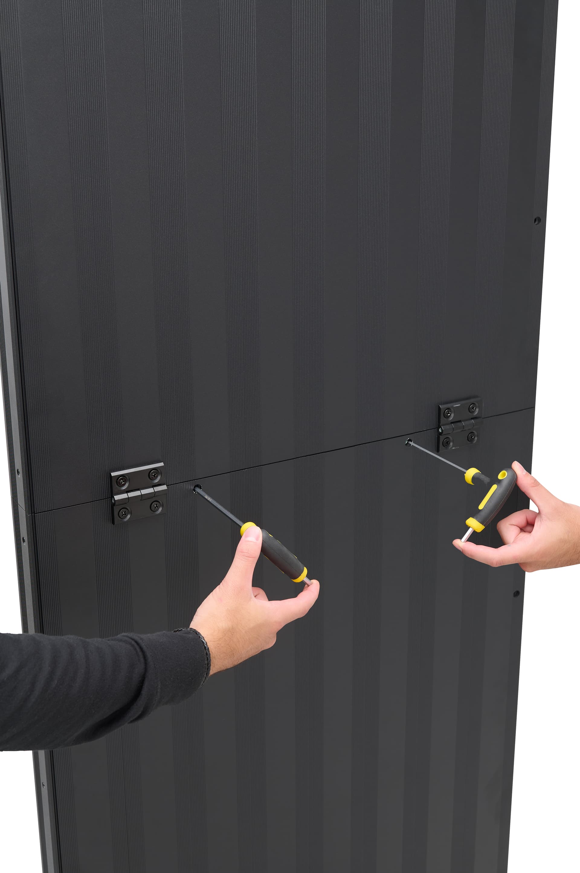 Foldable LED poster with the locking pieces being located on the back of the unit