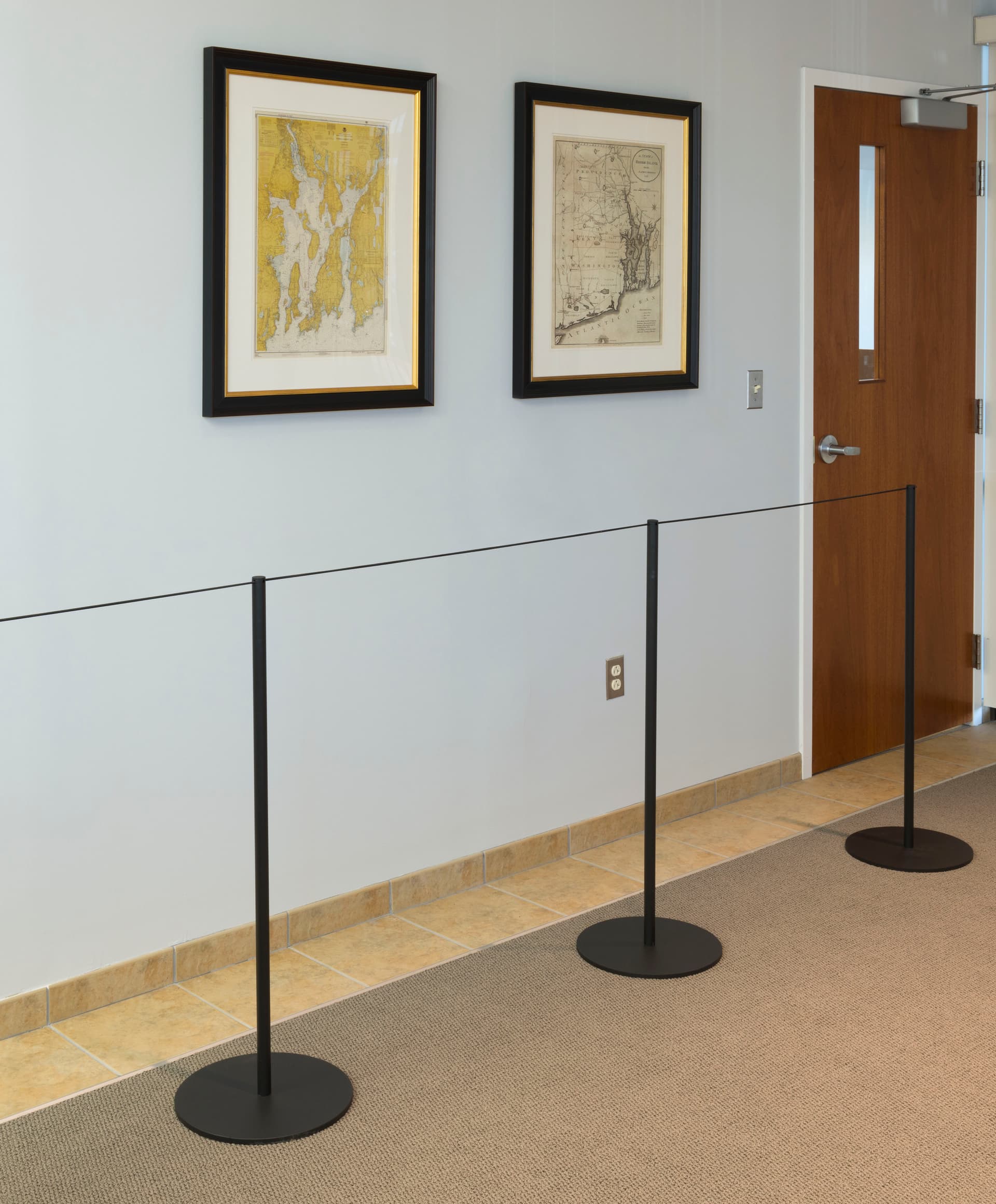 Art Gallery Barricade Using the 10-Stanchion Black Museum Barrier System