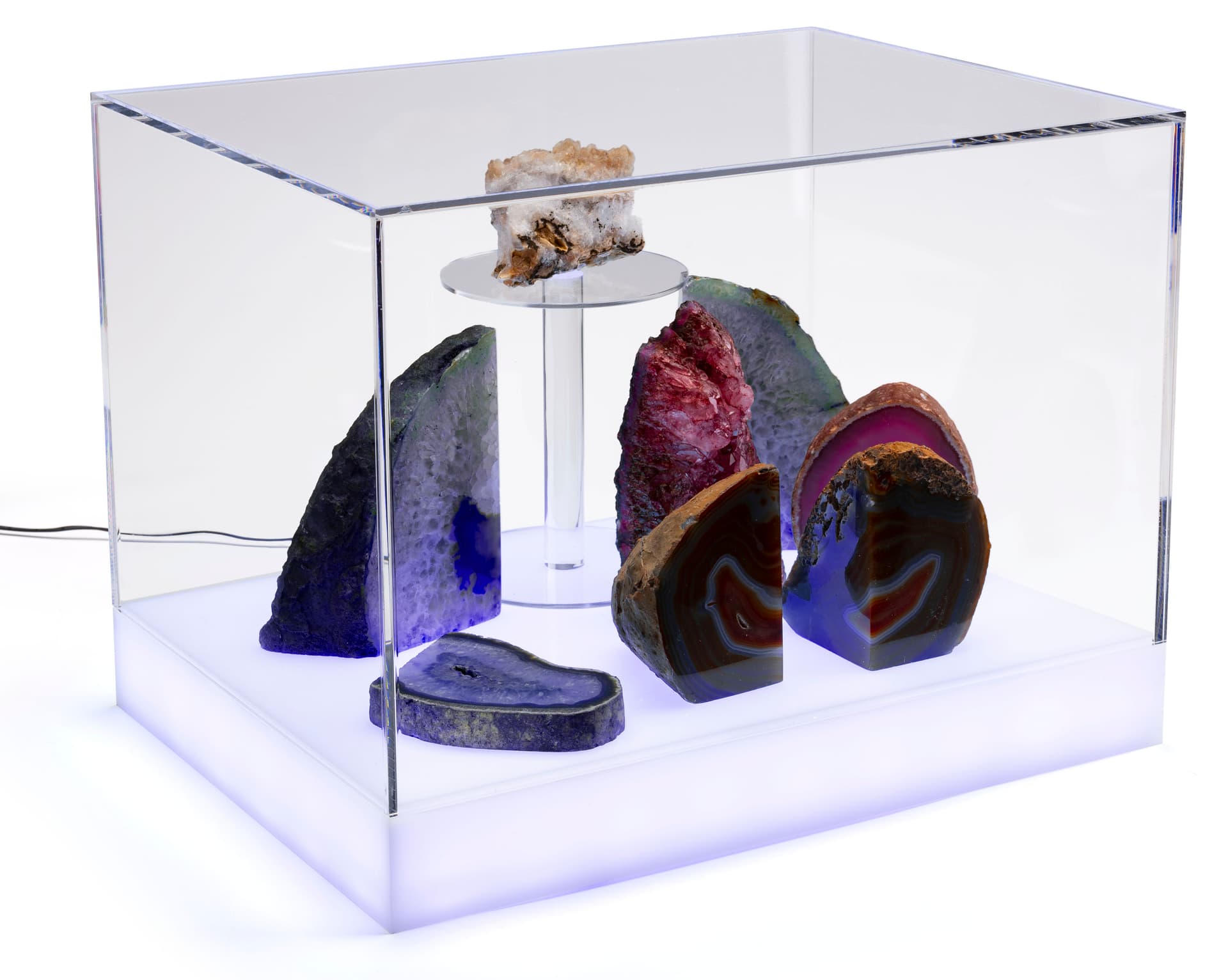 Countertop led collectables display case made of clear acrylic