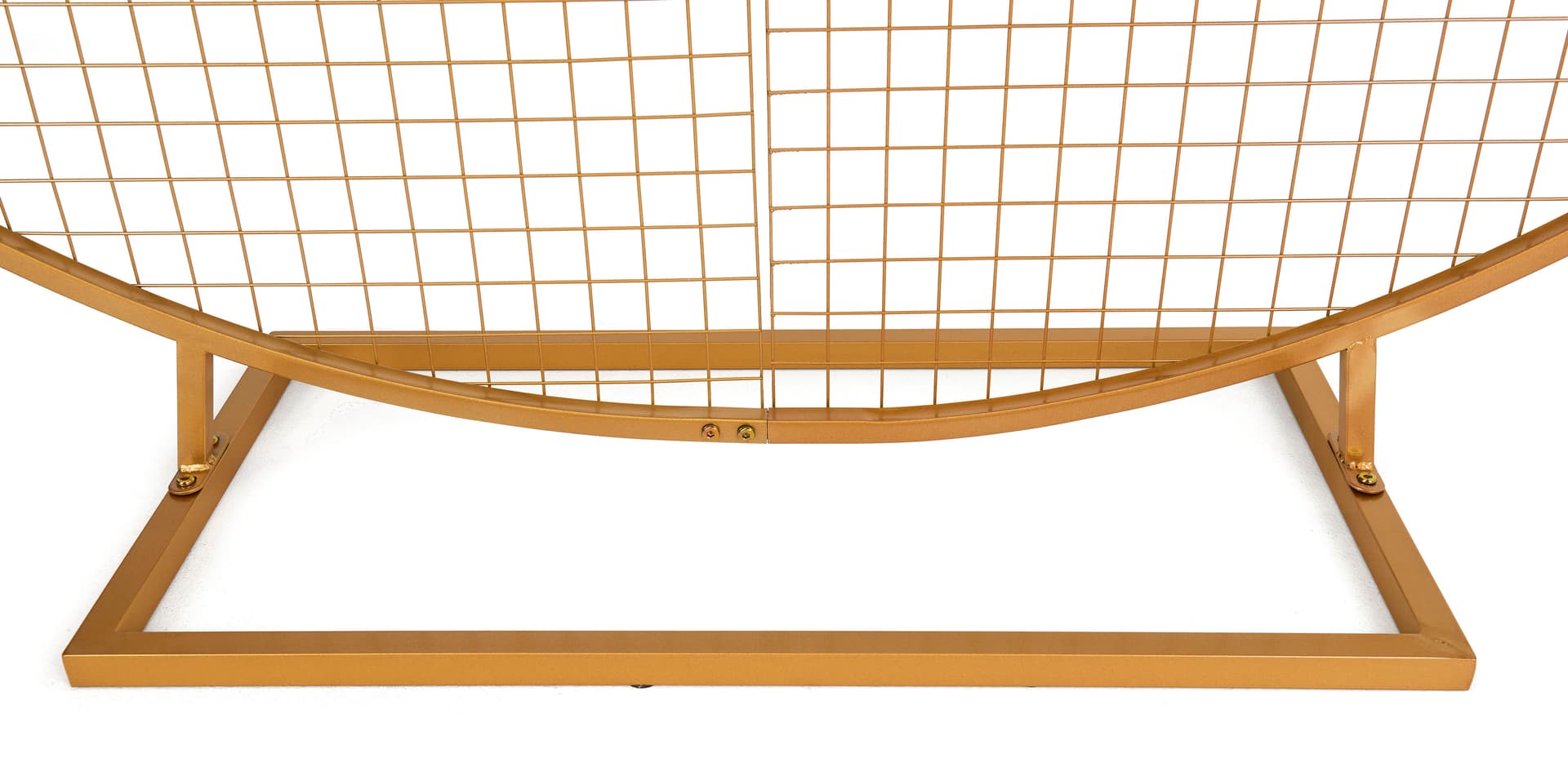 Circle grid backdrop with large rectangular base