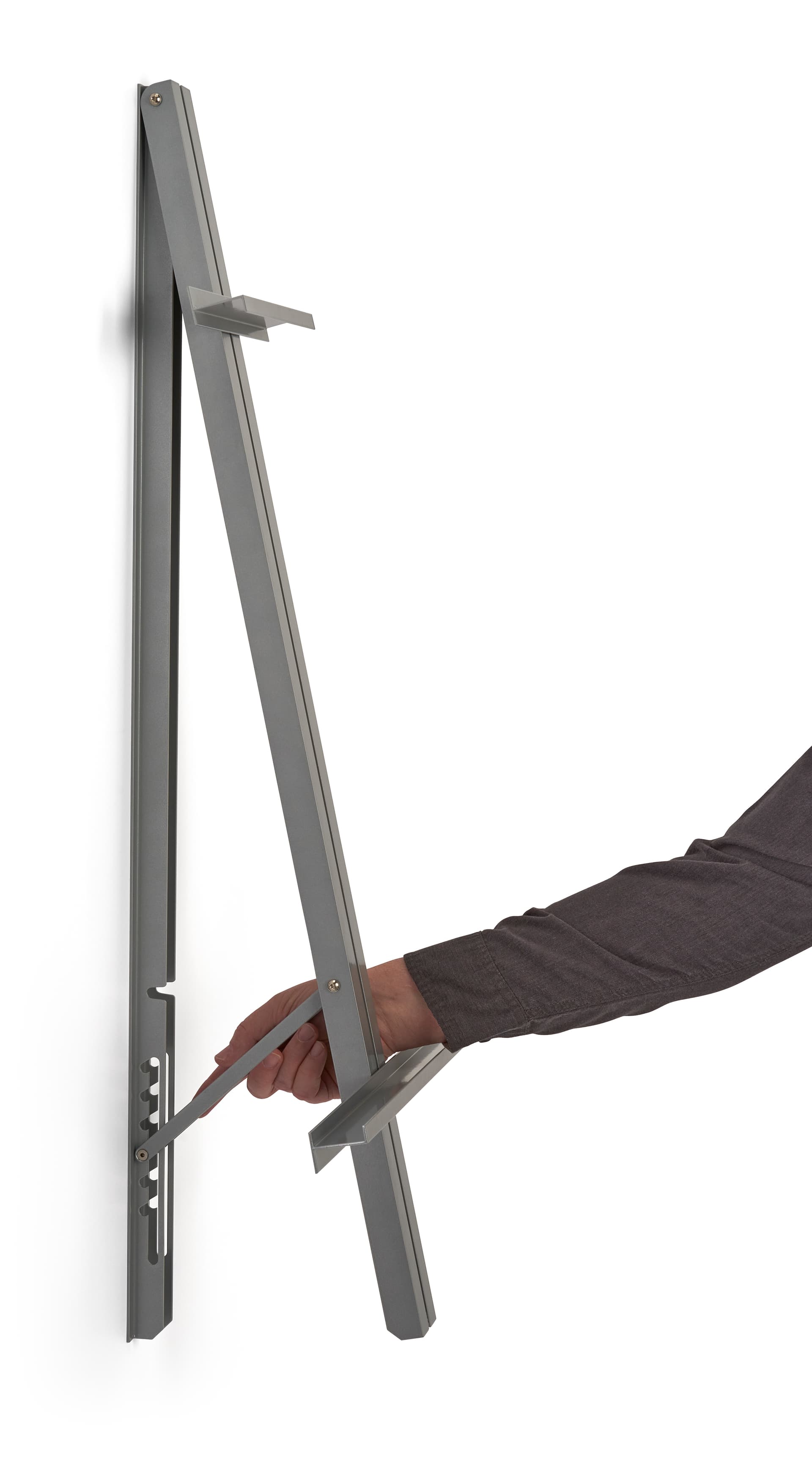 Wall mount easel with user friendly design