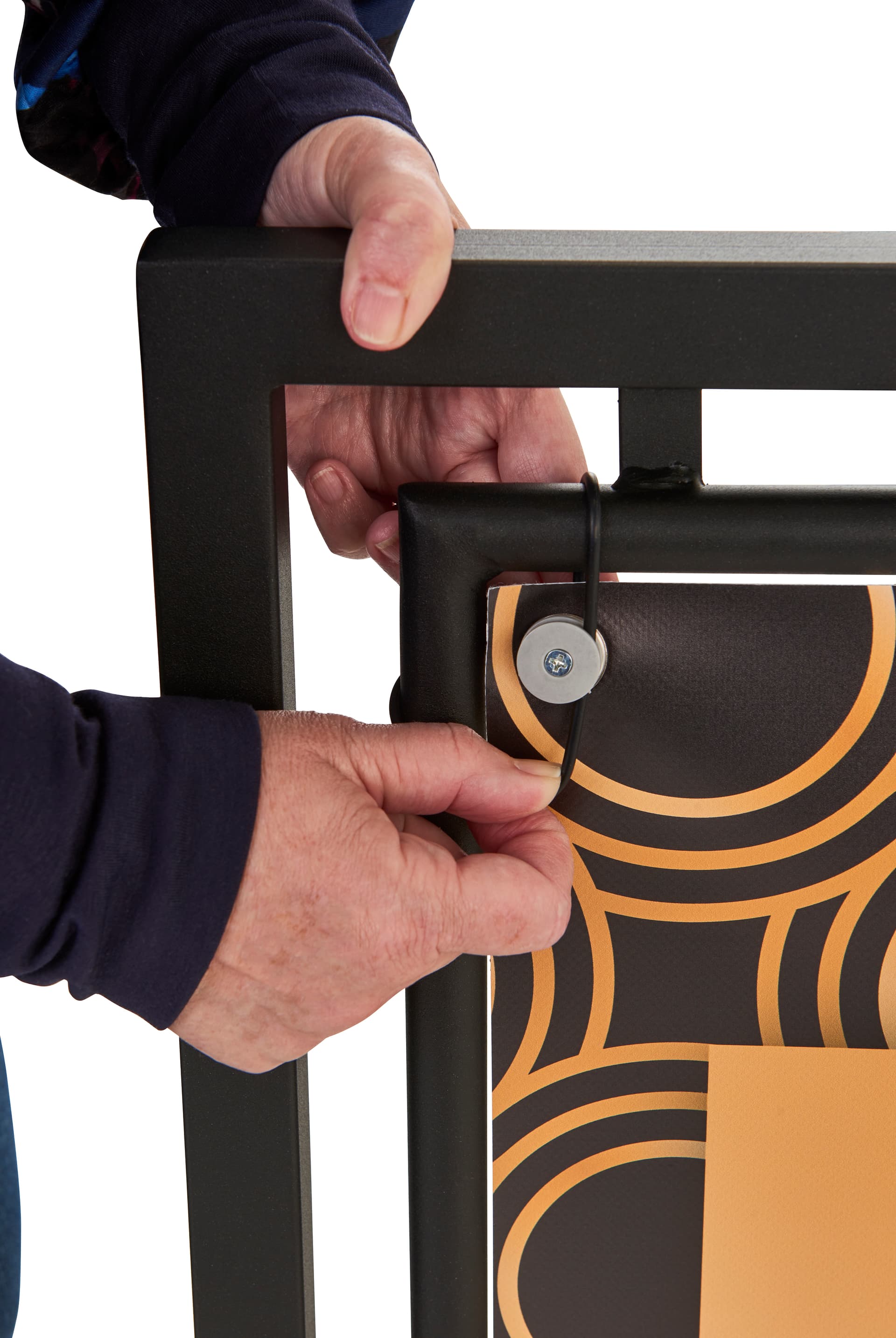 Outdoor cafe barrier with custom printing includes O rings