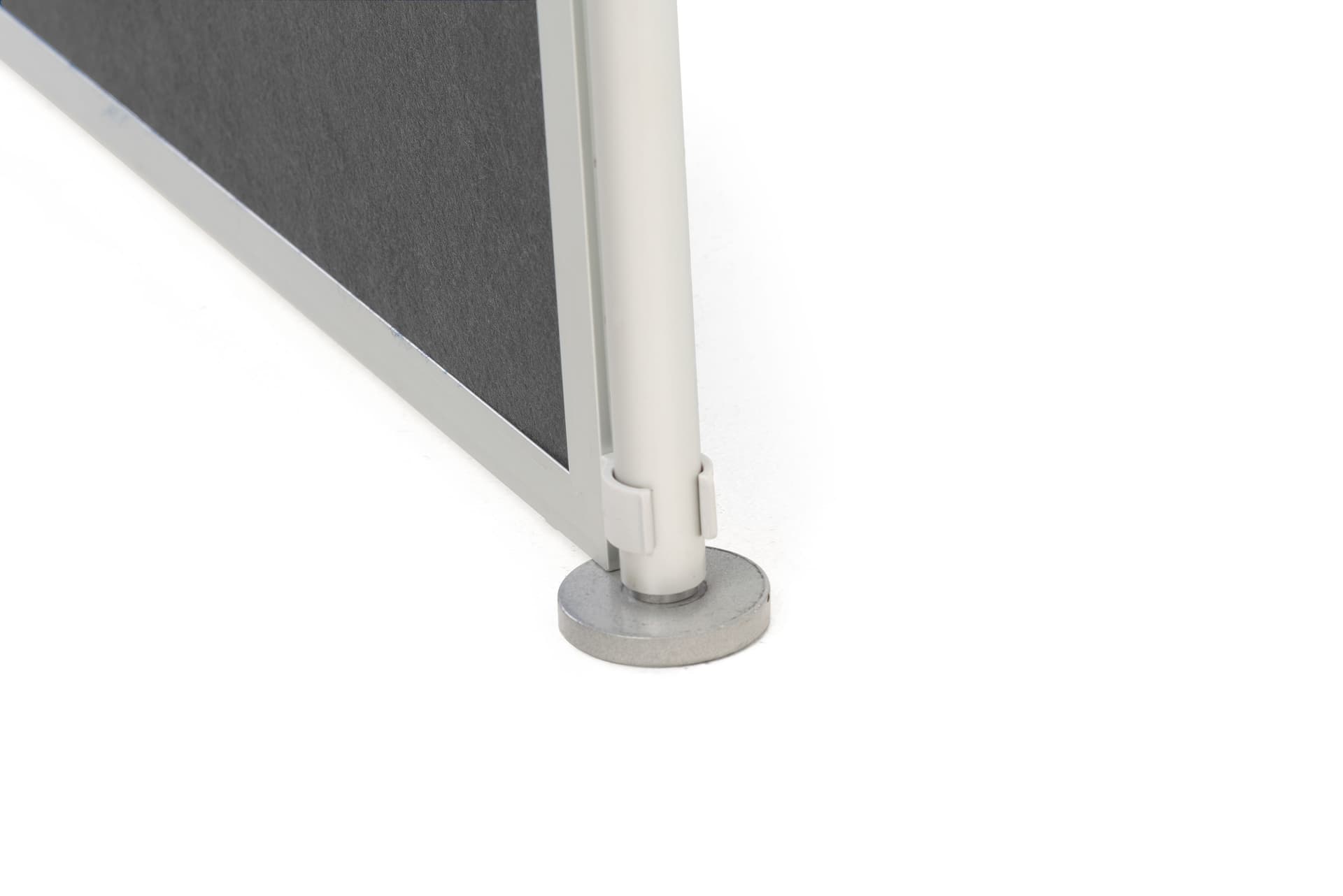 Folding portable backdrop panels with rounded feet