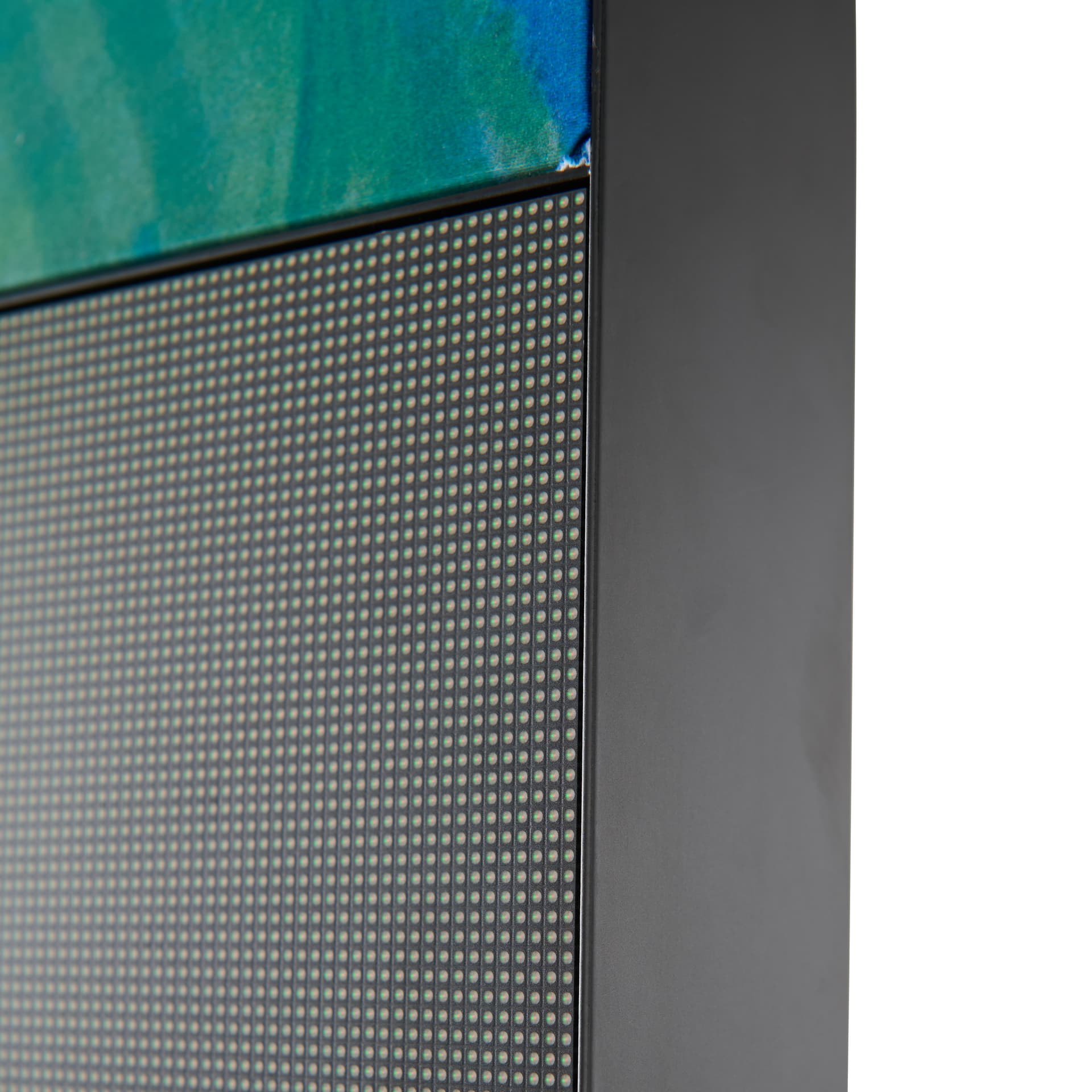 Digital advertising display with 1.9mm pixel pitch for clear and vibrant visuals