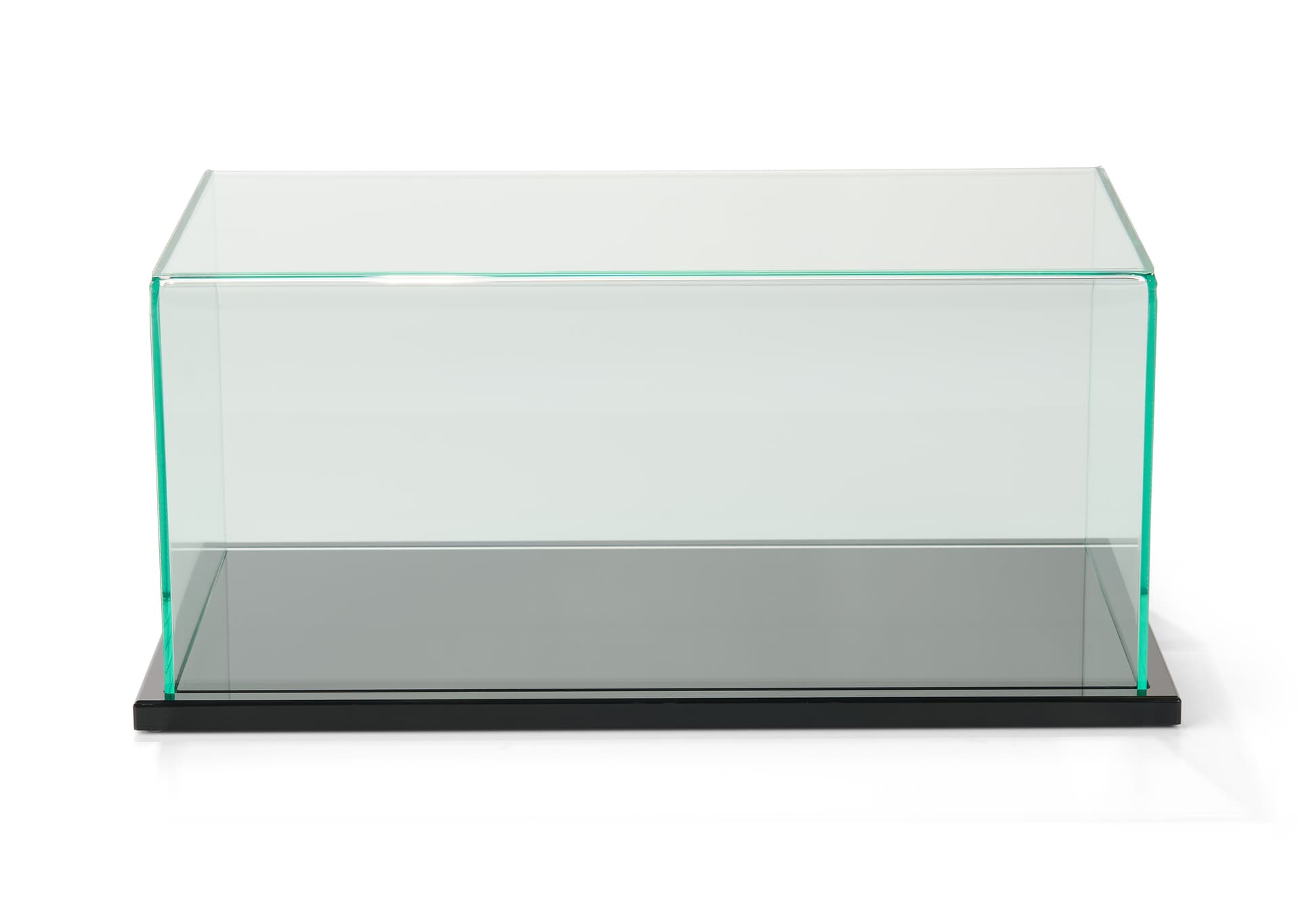 1:18 display case with modern design