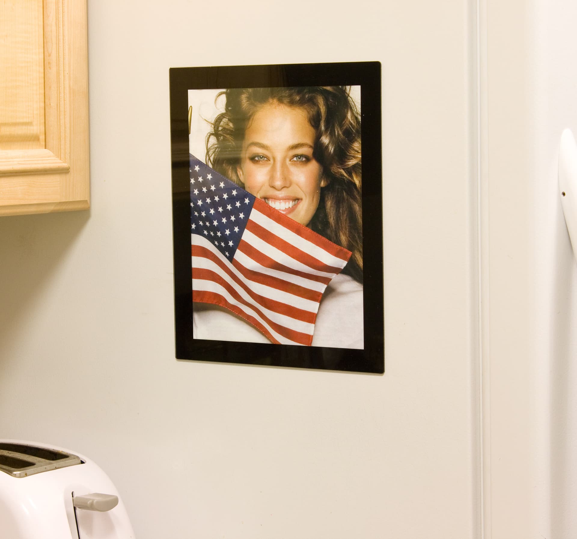 magnetic frame