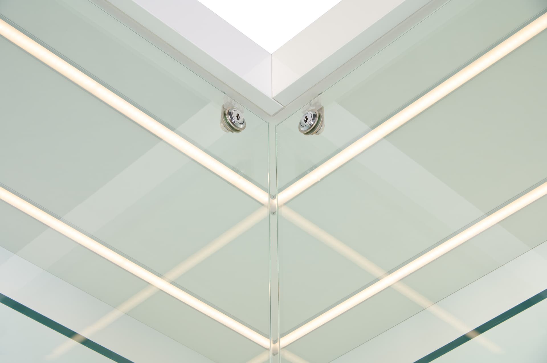 Contemporary display cabinet with LED lighting