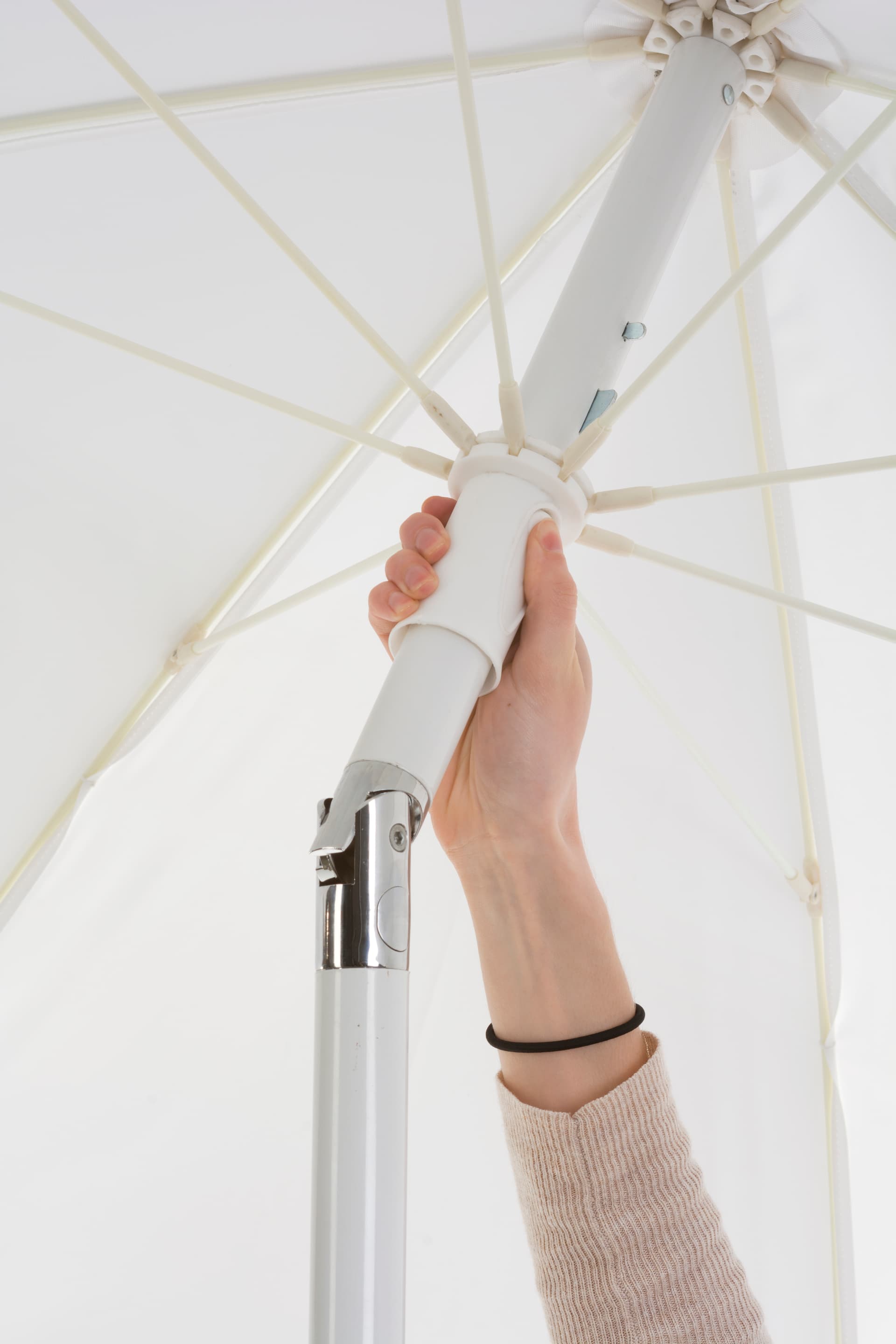 Outdoor Patio Umbrella Made of UV Resistant Polyester