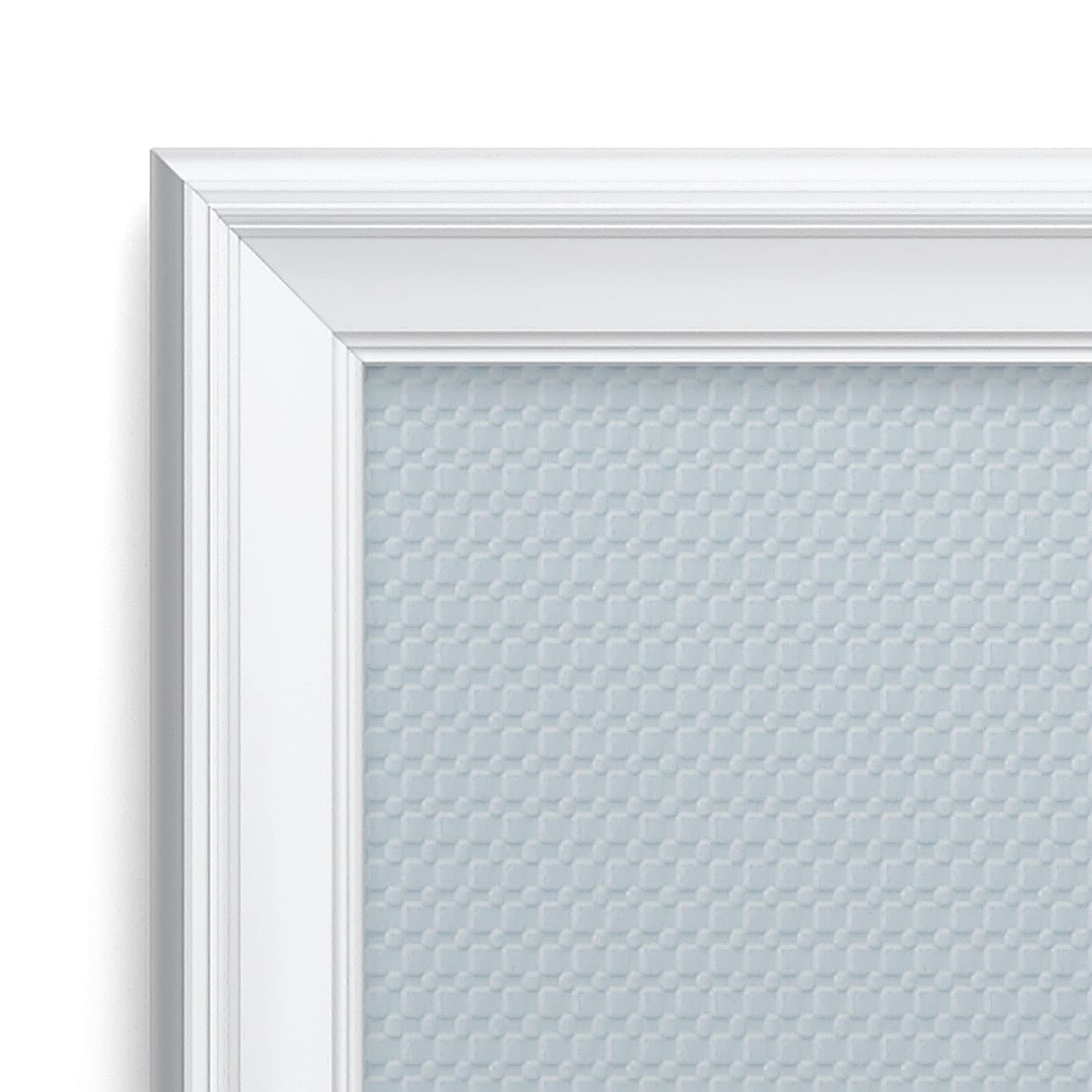 Snap frame closeup showing decorative extrusion