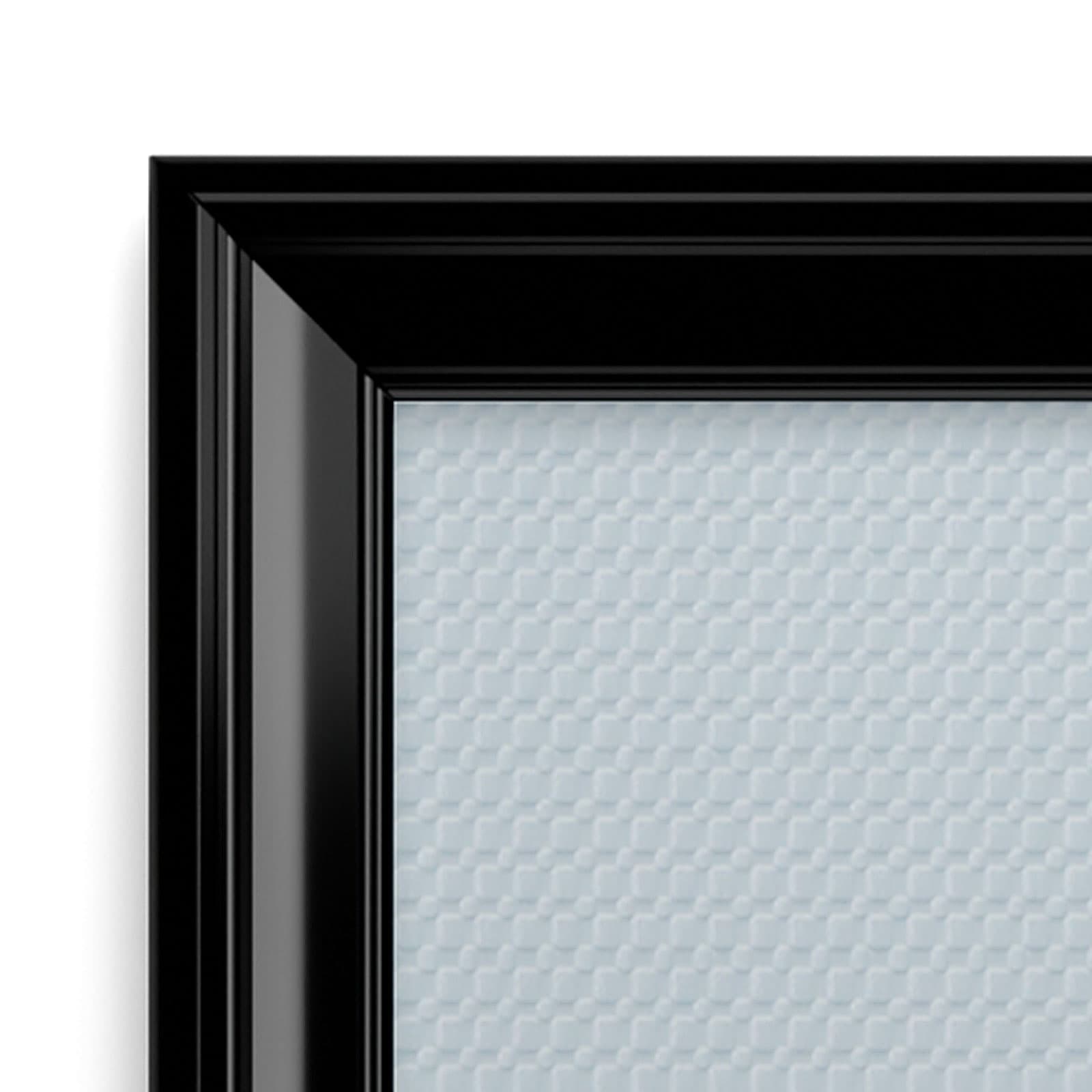 Decorative snap frame closeup