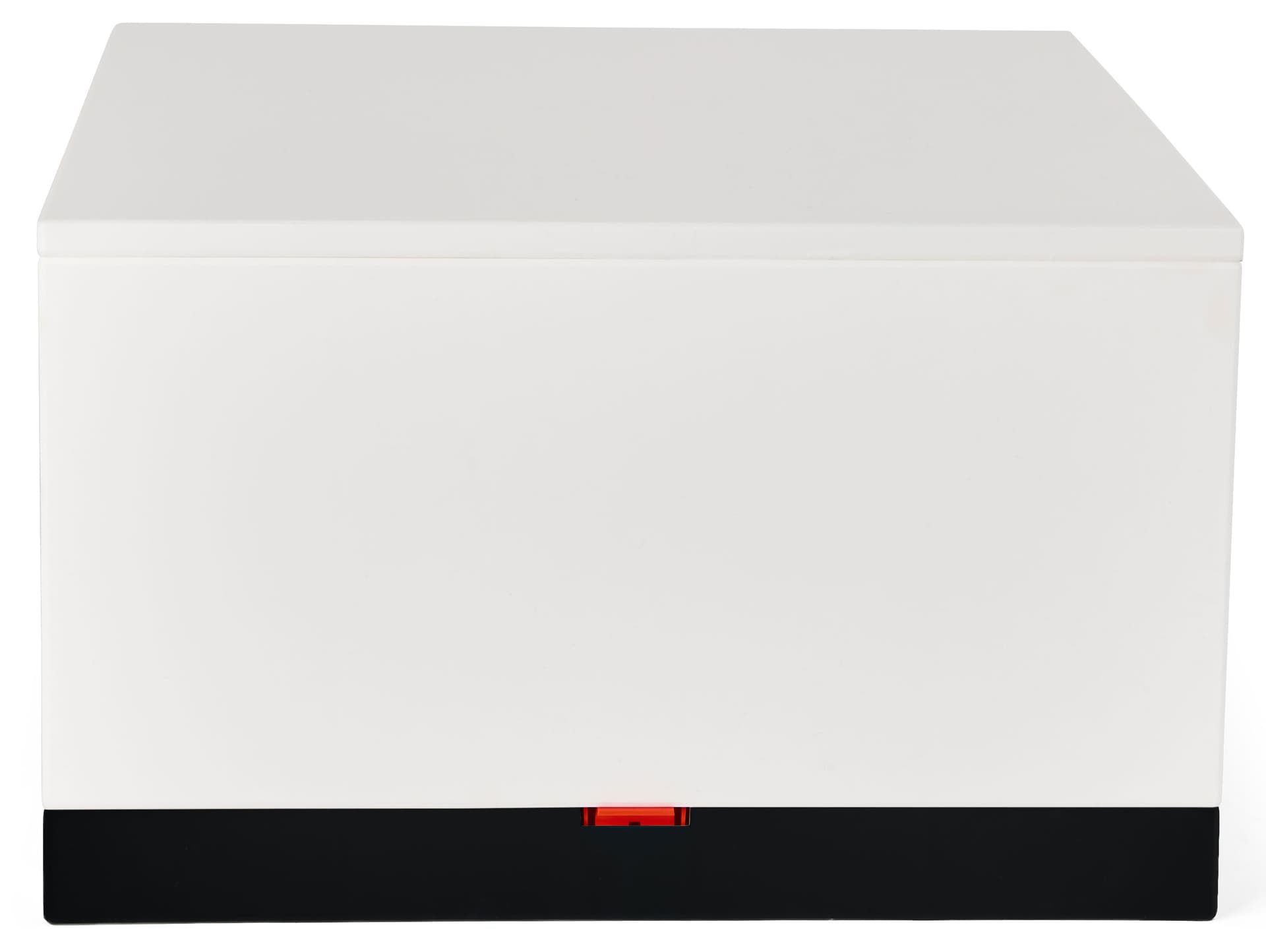 riser display set cube with black base