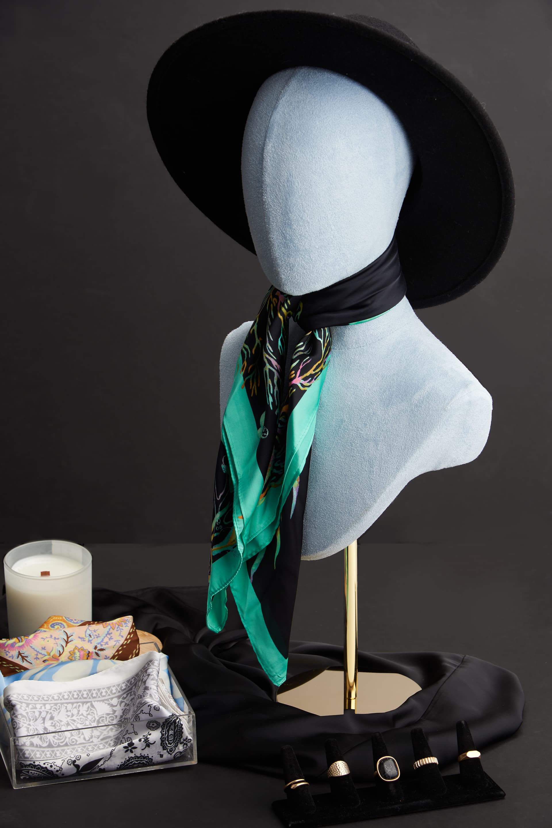 Jewelry head bust display with a 11 inch neck 