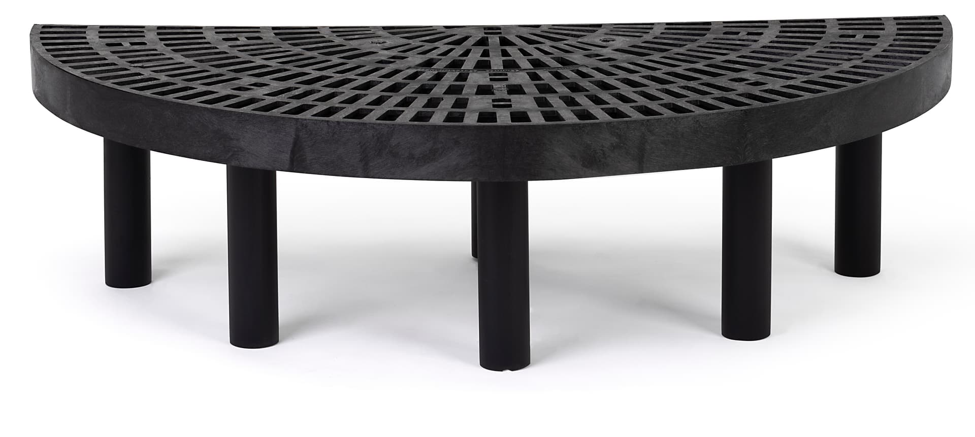 Single level half round endcap display with 48 inch wide merchandising space 