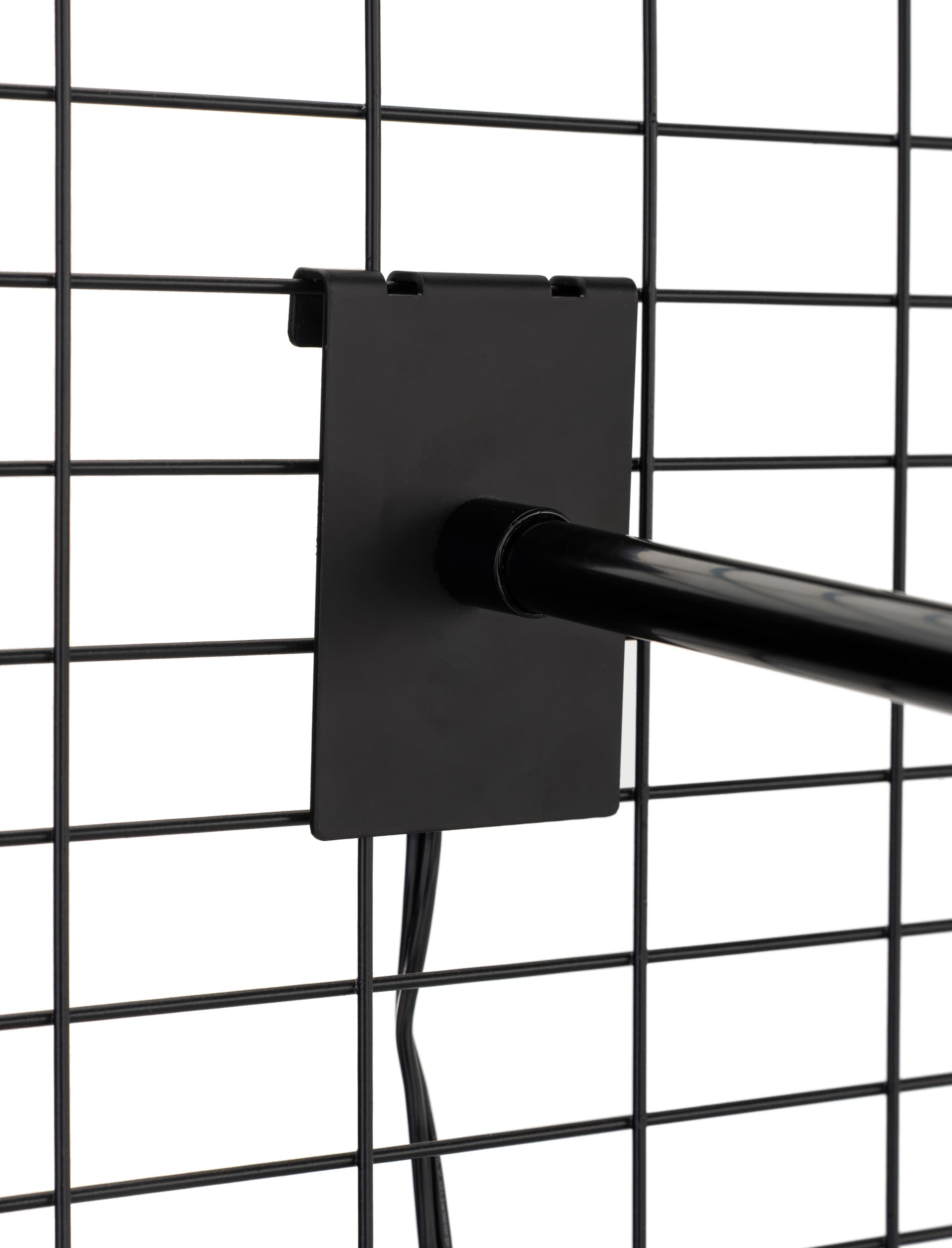 Gridwall lighting fixture attaches to most art grids