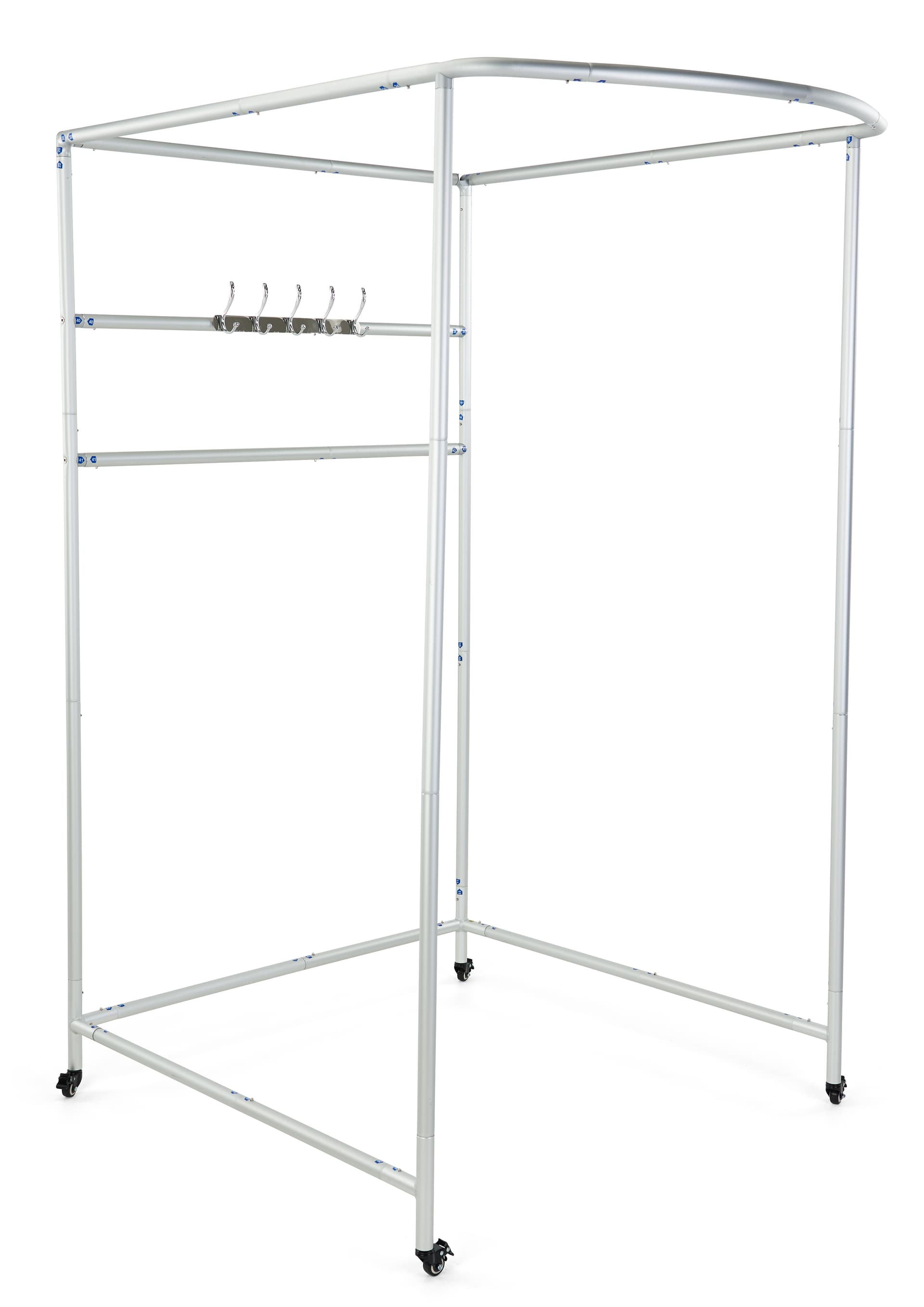 Mobile fitting room frame with lightweight aluminum build