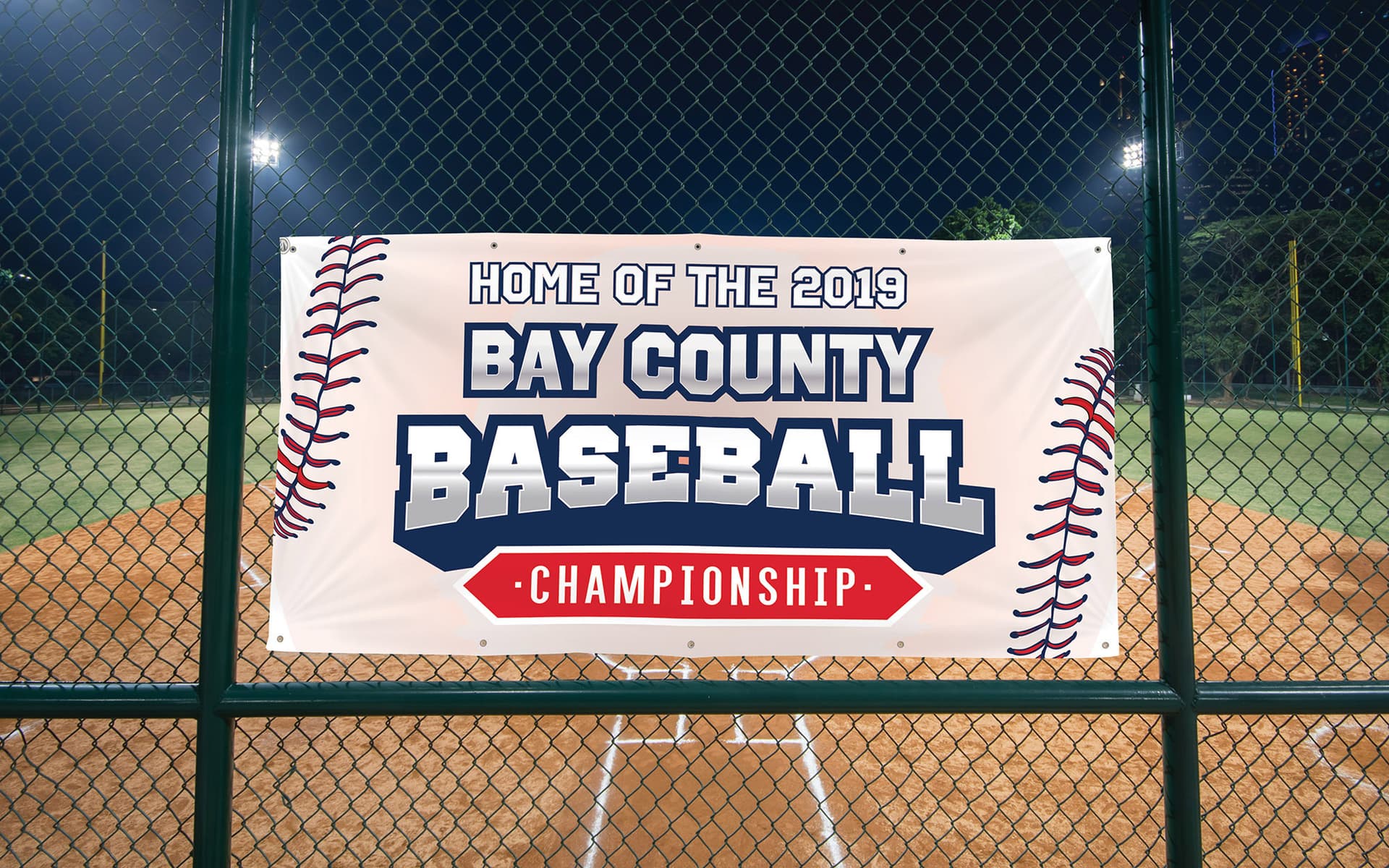 Personalized vinyl banner displays for outdoor use