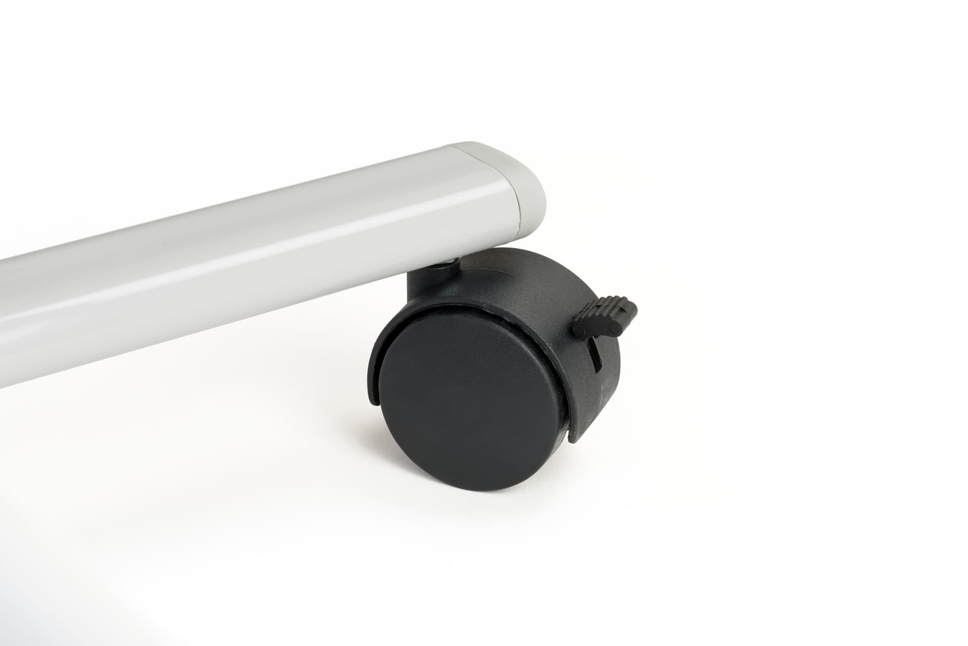 Lockable wheels on rolling whiteboard
