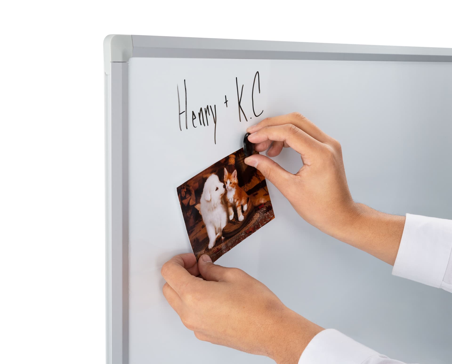 Large magnetic whiteboard