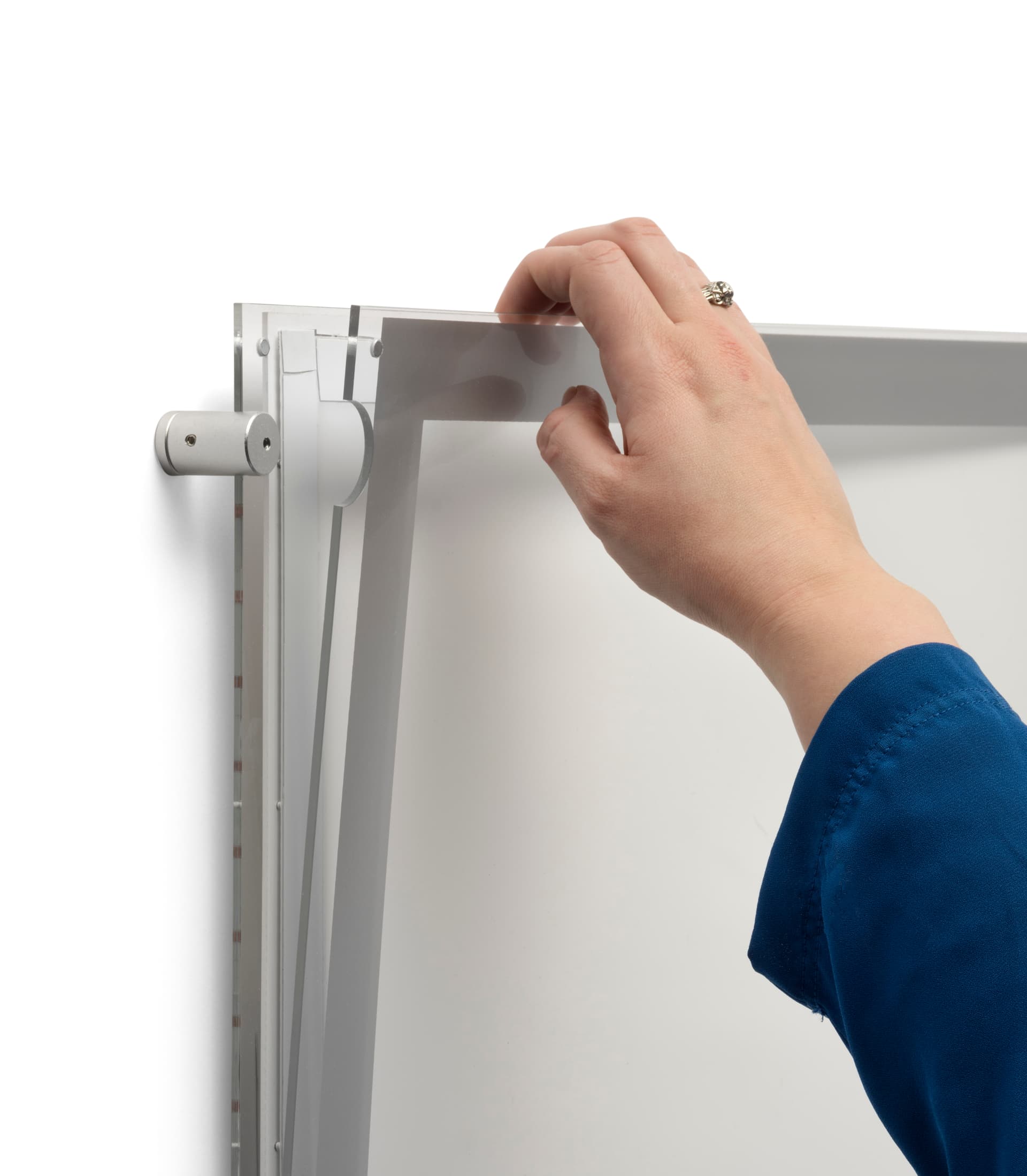 Lightweight Light Box Display with Button Magnets