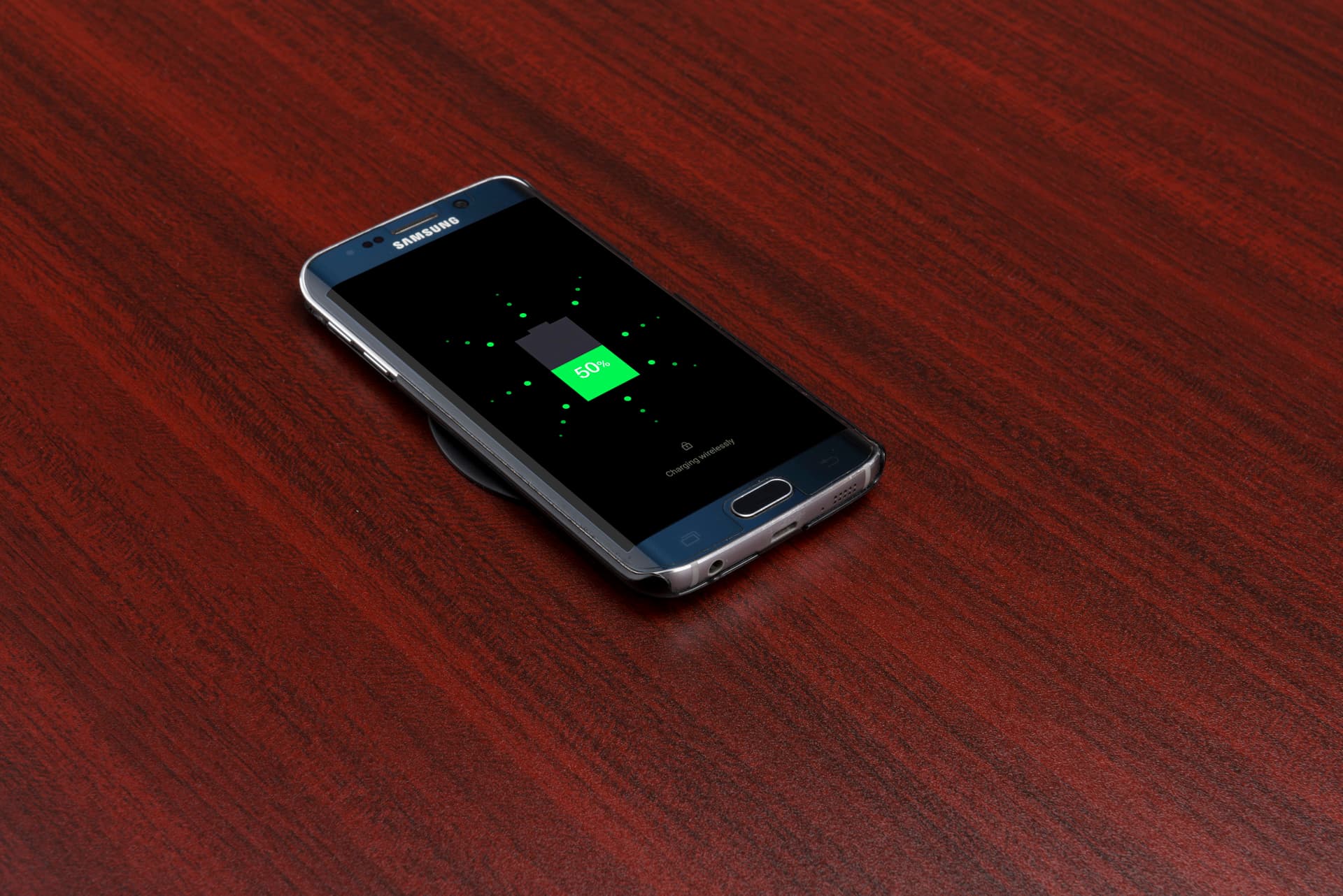 Wireless charging table with one hub