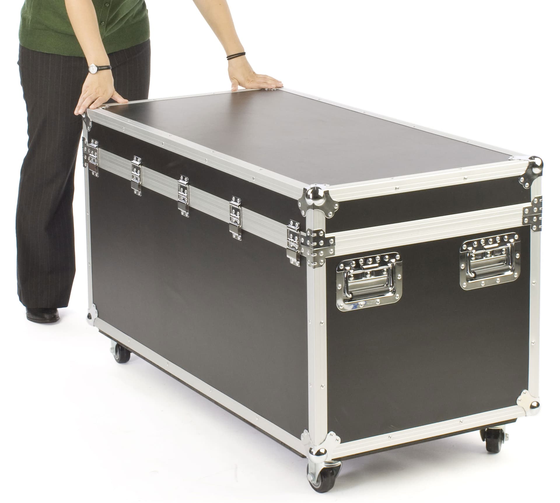 Storage case with wheels is portable