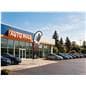 Outdoor Teardrop Flag outside an auto dealership