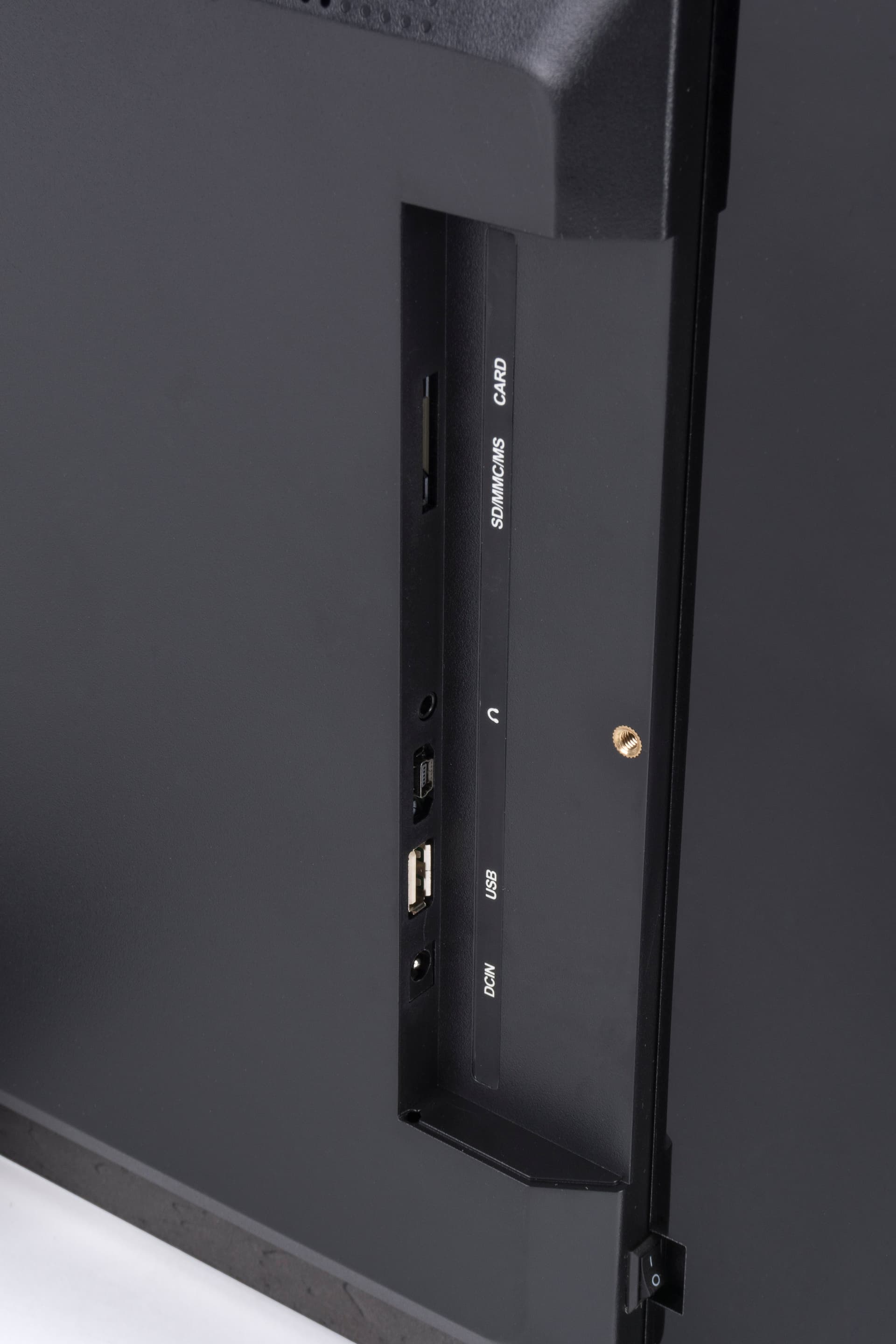 Computer Frame Digtal High Resolution LCD Digital Frame | 4GB Internal Memory | Displays2Go